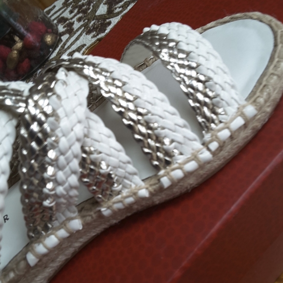 Donald J. Pliner NWT Espadrille Sandals!! - Picture 6 of 7